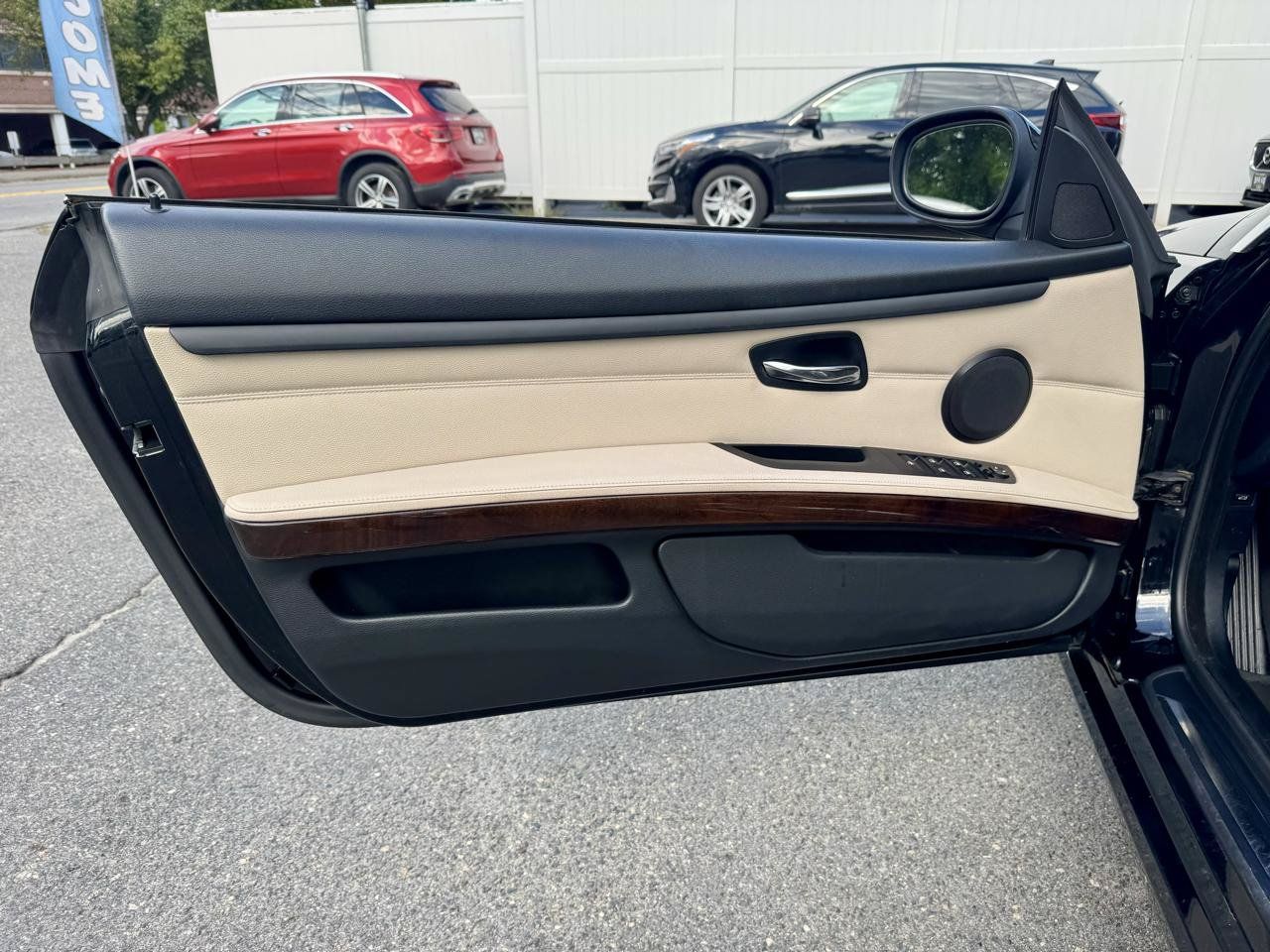 Used 2011 BMW 328i Convertible RWD image 17