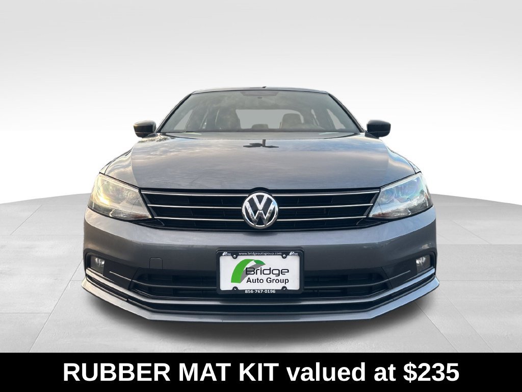 Used 2016 Volkswagen Jetta Sport FWD image 2
