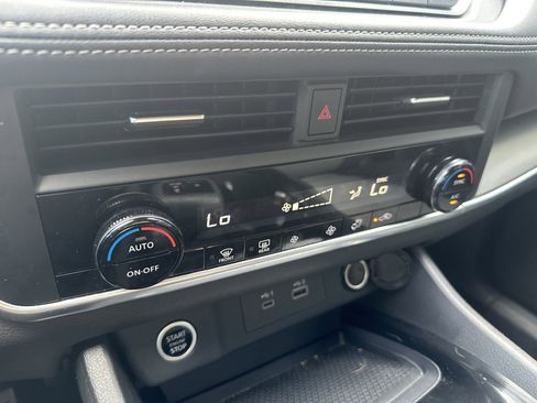 Certified 2023 Nissan Rogue SV image 15