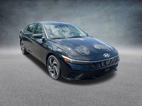 New 2025 Hyundai Elantra Limited image 33