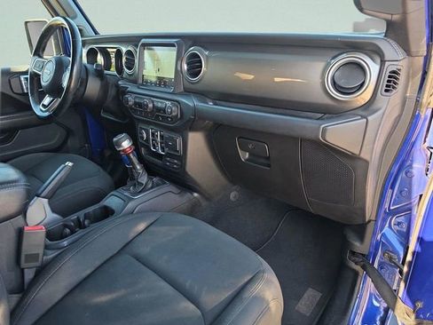 Used 2018 Jeep Wrangler Unlimited Sahara AWD/4WD image 18