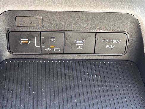 Used 2025 Hyundai Kona SEL image 25