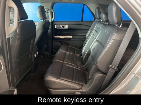 Used 2022 Ford Explorer XLT w/ Equipment Group 202A AWD/4WD image 11