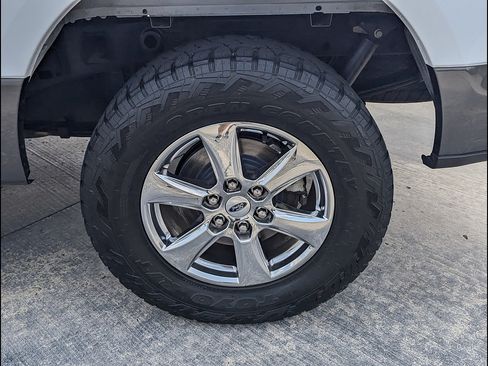 Used 2018 Ford F150 XLT w/ Equipment Group 302A Luxury AWD/4WD image 15