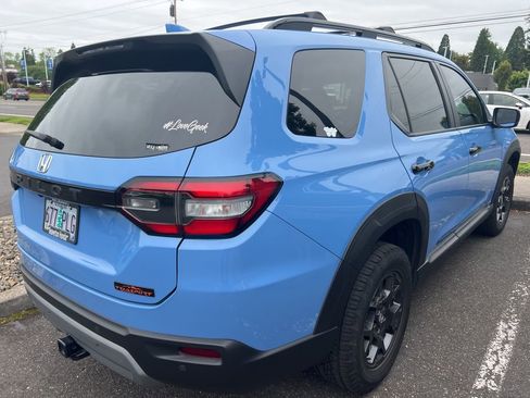 Used 2023 Honda Pilot TrailSport image 4