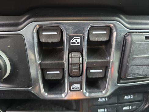 Used 2021 Jeep Wrangler Unlimited Willys image 27