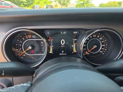 Used 2021 Jeep Gladiator Sport AWD/4WD image 16