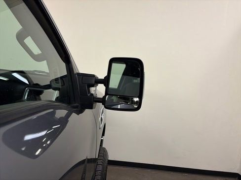 Used 2019 Nissan Titan SV w/ SV Convenience Package image 10