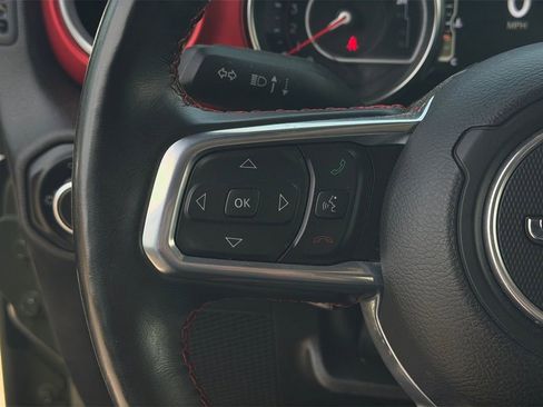Used 2021 Jeep Wrangler Unlimited Rubicon AWD/4WD image 17