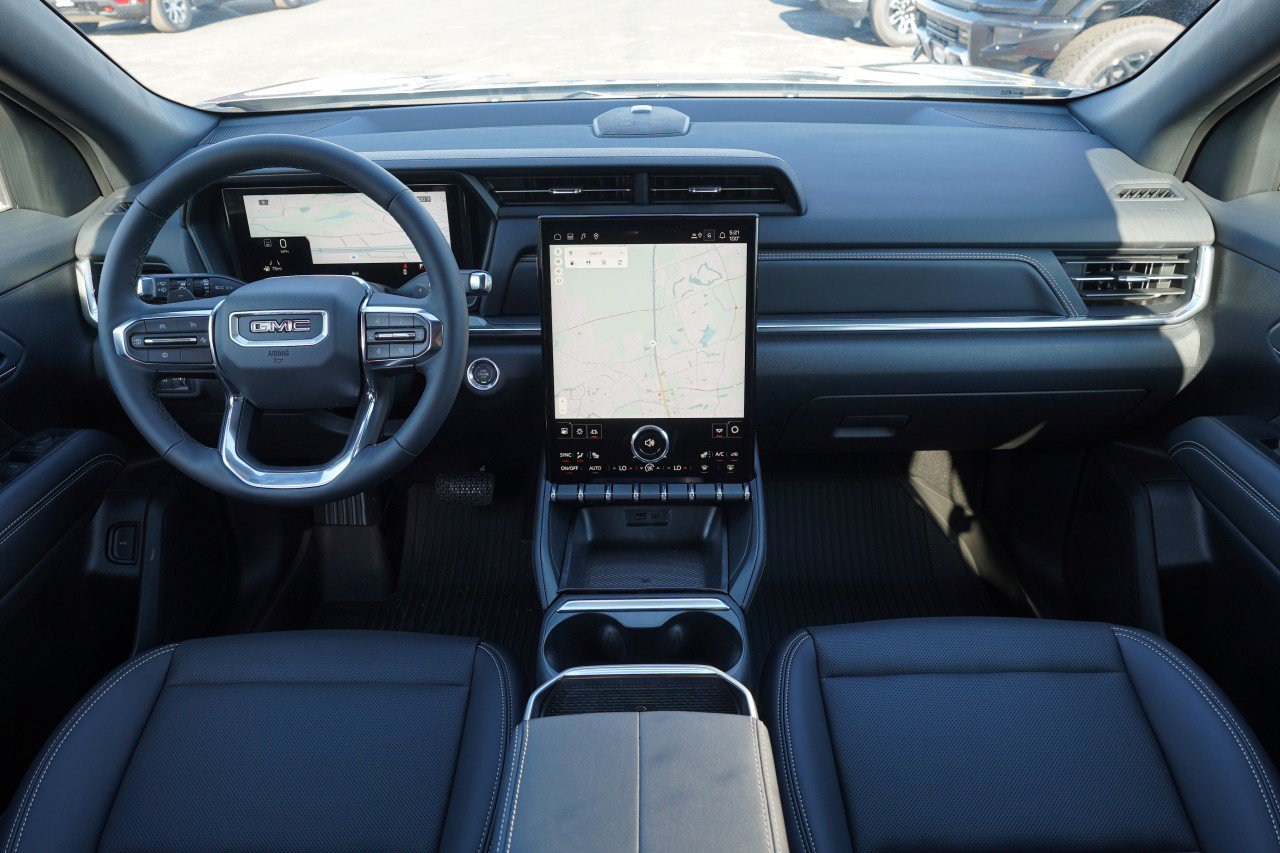 New 2027 GMC Terrain Elevation w/ Elevation Premium Package FWD image 7
