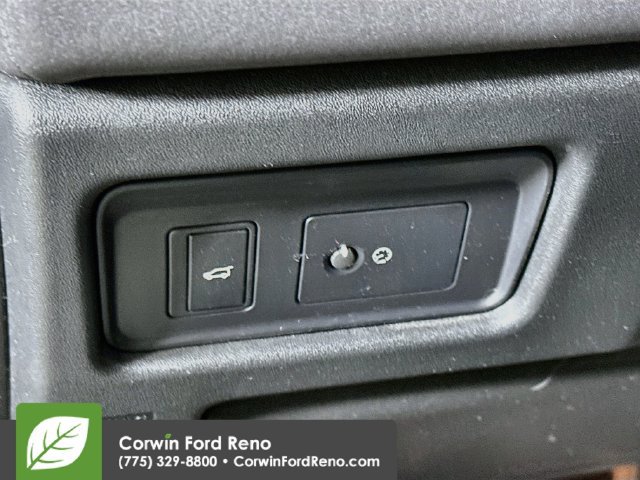 Used 2019 Land Rover Discovery Sport HSE AWD/4WD image 12