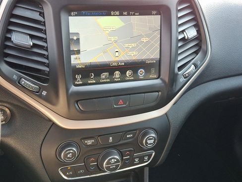 Used 2015 Jeep Cherokee Limited AWD/4WD image 16