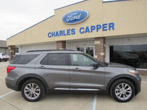 Used 2023 Ford Explorer XLT w/ Equipment Group 202A image 4