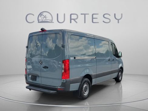 Used 2024 Mercedes-Benz Sprinter 2500 image 3