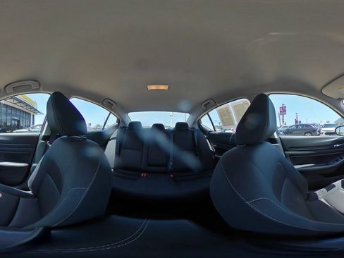 Used 2025 Nissan Altima 2.5 SV FWD image 41