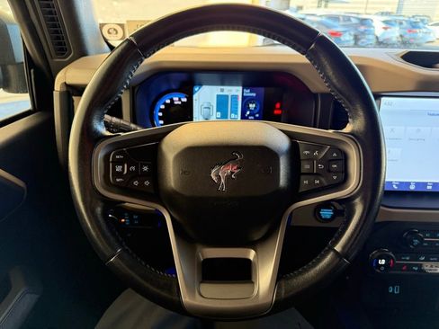 Used 2023 Ford Bronco Wildtrak image 12