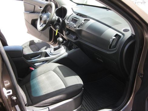 Used 2013 Kia Sportage LX FWD image 26