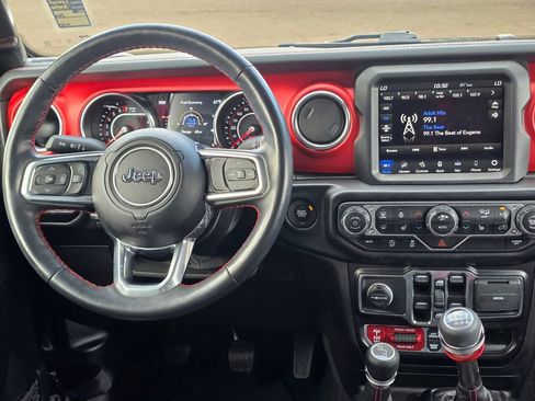 Used 2022 Jeep Gladiator Rubicon w/ Cold Weather Group AWD/4WD image 10