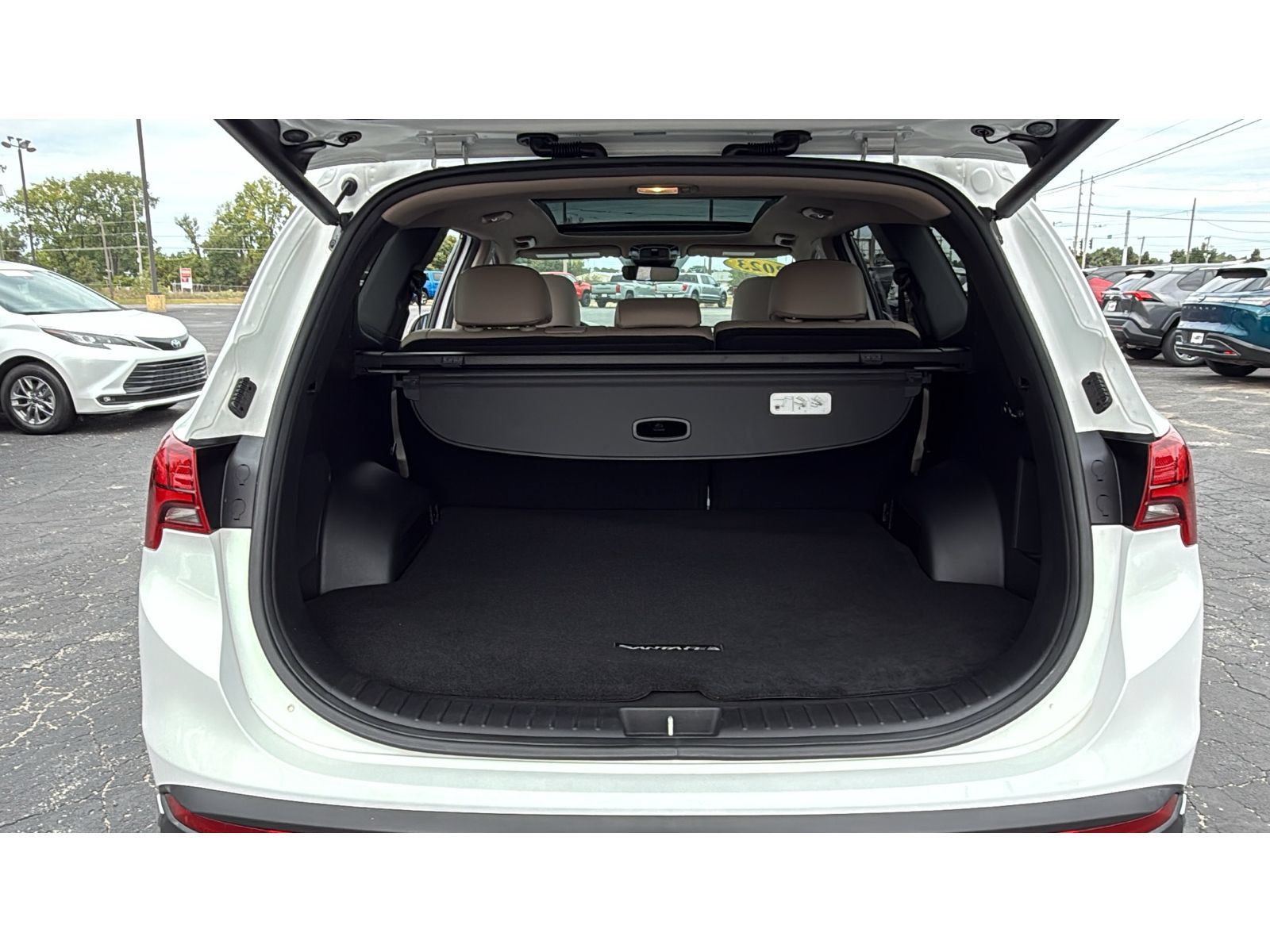 Used 2023 Hyundai Santa Fe SEL w/ Premium Package AWD/4WD image 7