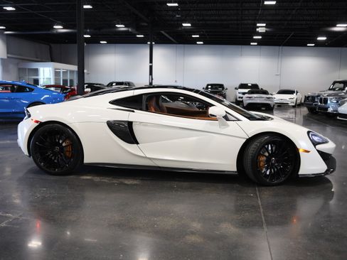 Used 2017 McLaren 570S RWD image 8