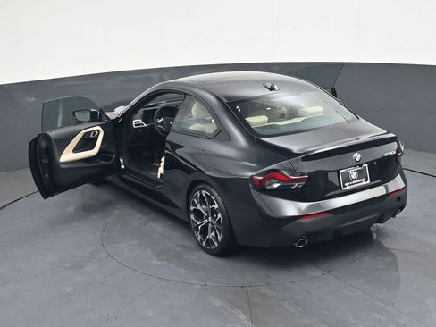 Used 2025 BMW 230i Coupe w/ Premium Package RWD image 37