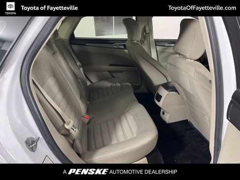 Used 2018 Ford Fusion SE image 8