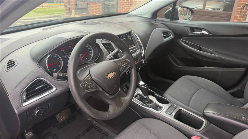 Used 2019 Chevrolet Cruze LS w/ LS Convenience Package FWD image 22