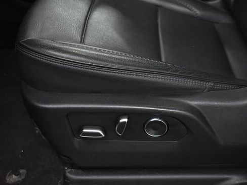 Used 2021 GMC Yukon XL Denali image 16