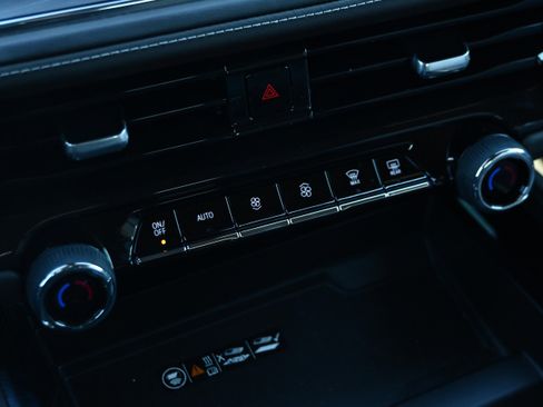 Used 2025 Chevrolet Tahoe LT w/ Comfort Package image 18