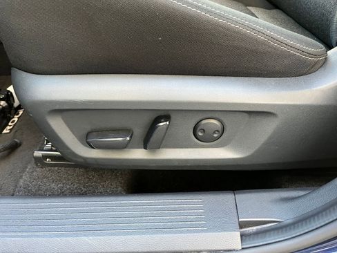 Used 2025 Nissan Rogue SV image 22