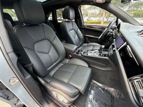 Used 2023 Porsche Macan AWD/4WD image 26