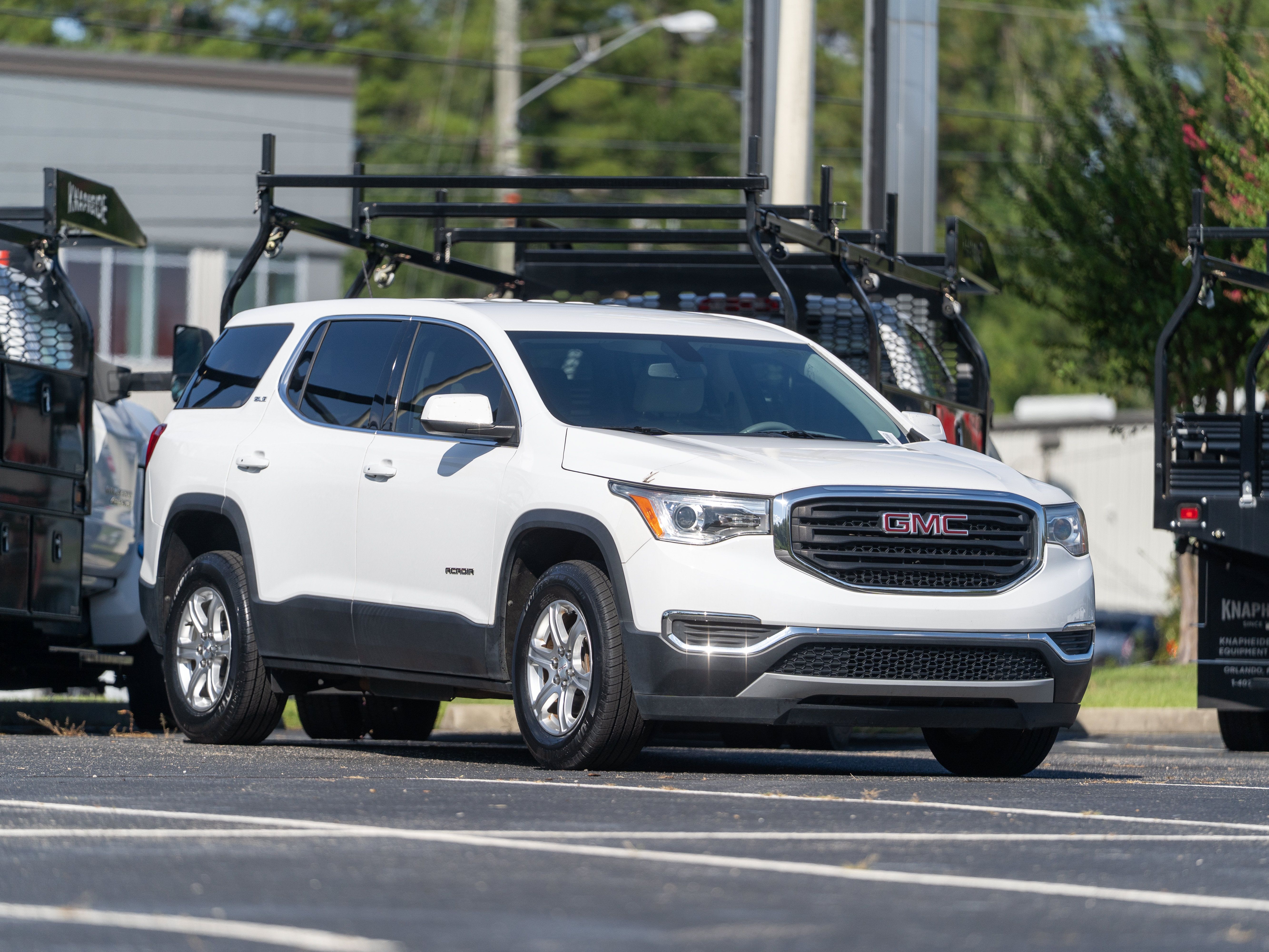 Used 2019 GMC Acadia SLE FWD image 38
