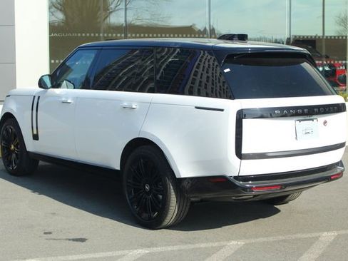 New 2025 Land Rover Range Rover Long Wheelbase SE image 11