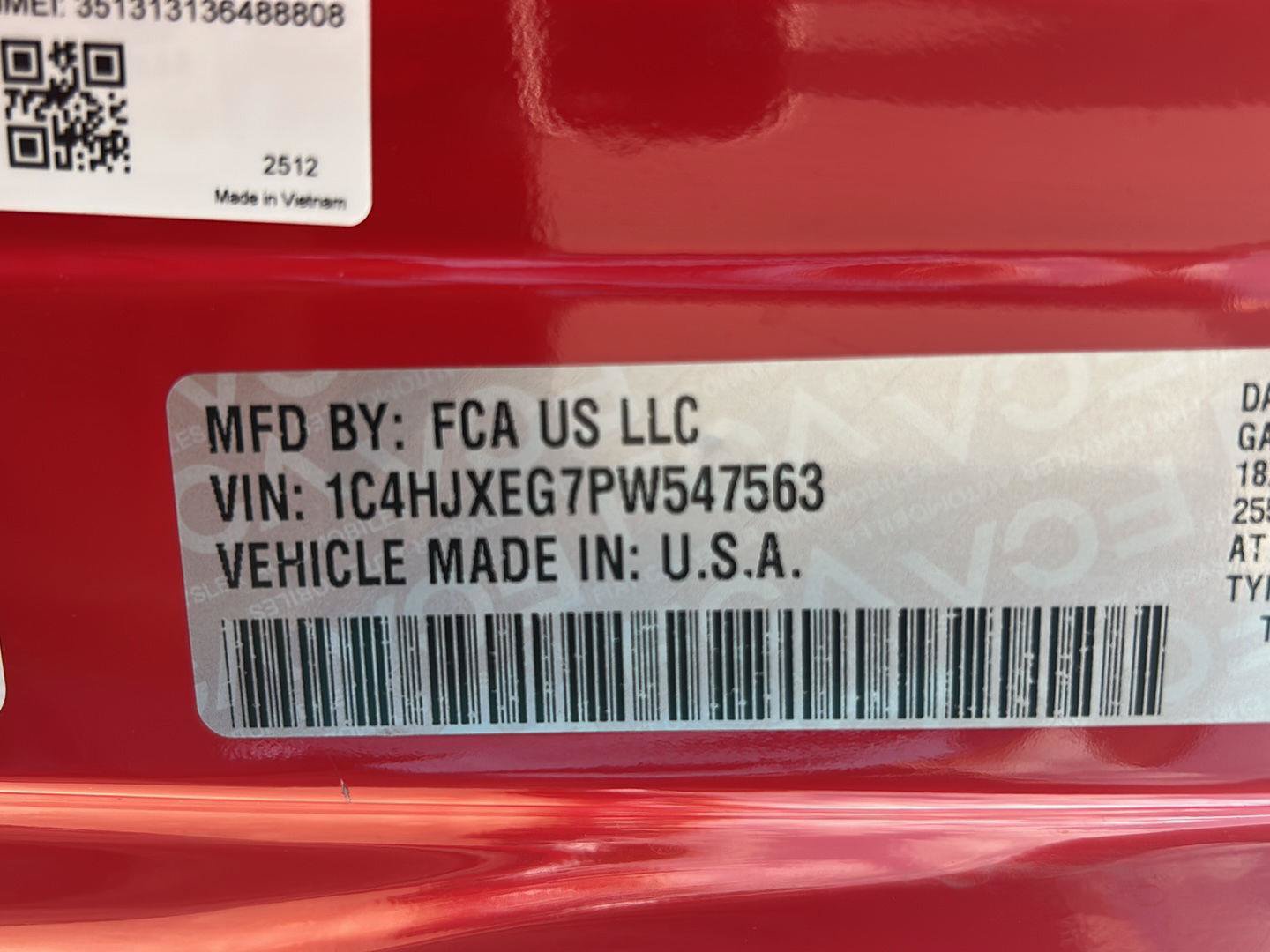 Used 2023 Jeep Wrangler Unlimited Sahara AWD/4WD image 34