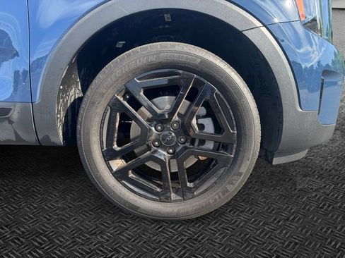 Certified 2025 Kia Telluride SX X-Line AWD/4WD image 11