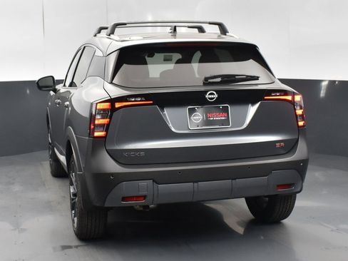 New 2026 Nissan Kicks SR w/ Illumination Package FWD image 7