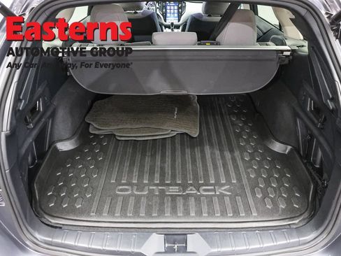 Used 2023 Subaru Outback Premium AWD/4WD image 9