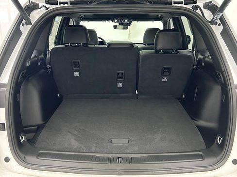 New 2026 Jeep Grand Cherokee Limited w/ Limited Altitude Package image 9