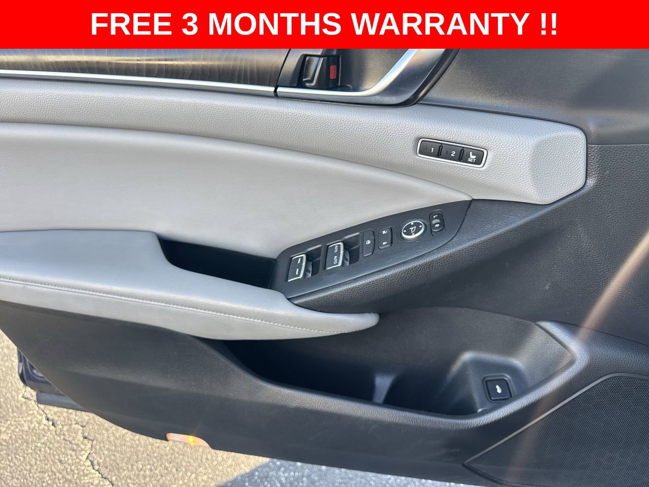 Used 2018 Honda Accord Touring image 12