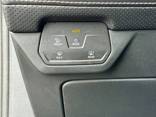 Used 2024 Volkswagen Atlas SE FWD image 34
