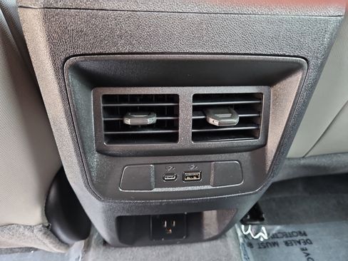 Used 2024 Chevrolet Colorado ZR2 w/ Technology Package AWD/4WD image 27
