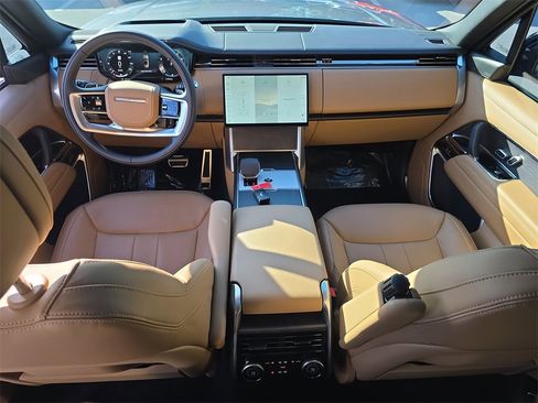 Used 2025 Land Rover Range Rover SE image 20