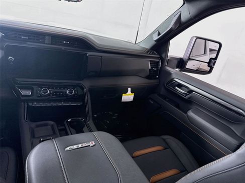 New 2026 GMC Sierra 2500 AT4 w/ AT4 Premium Plus Package AWD/4WD image 17