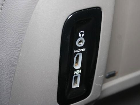 Used 2017 Chrysler Pacifica Touring-L Plus image 22