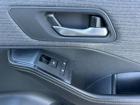 Used 2021 Nissan Rogue SV image 22