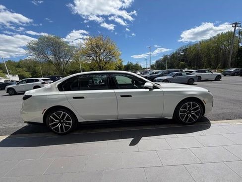Used 2026 BMW 750e xDrive AWD/4WD image 6