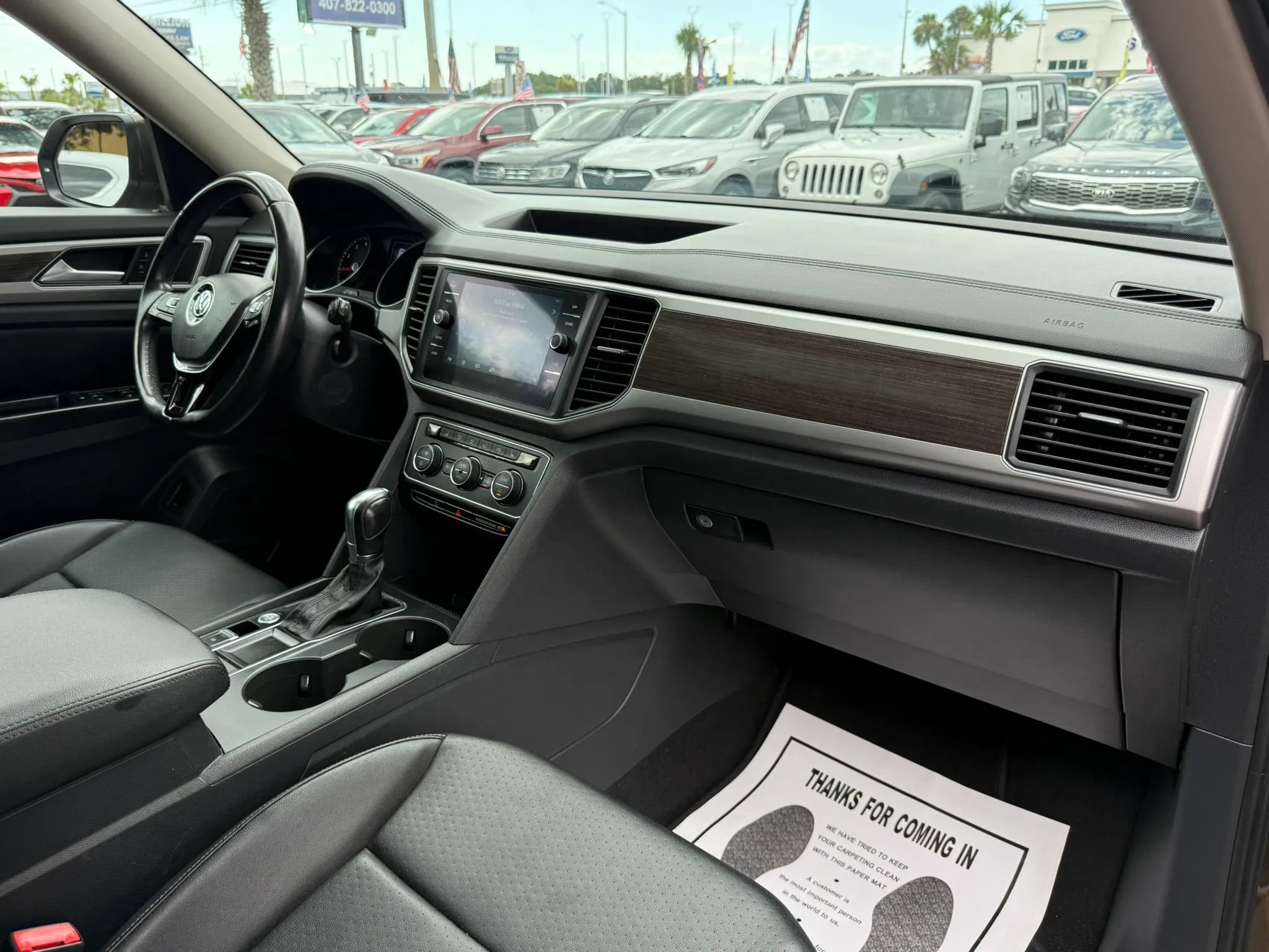 Used 2019 Volkswagen Atlas SE w/ Panoramic Sunroof Package FWD image 13