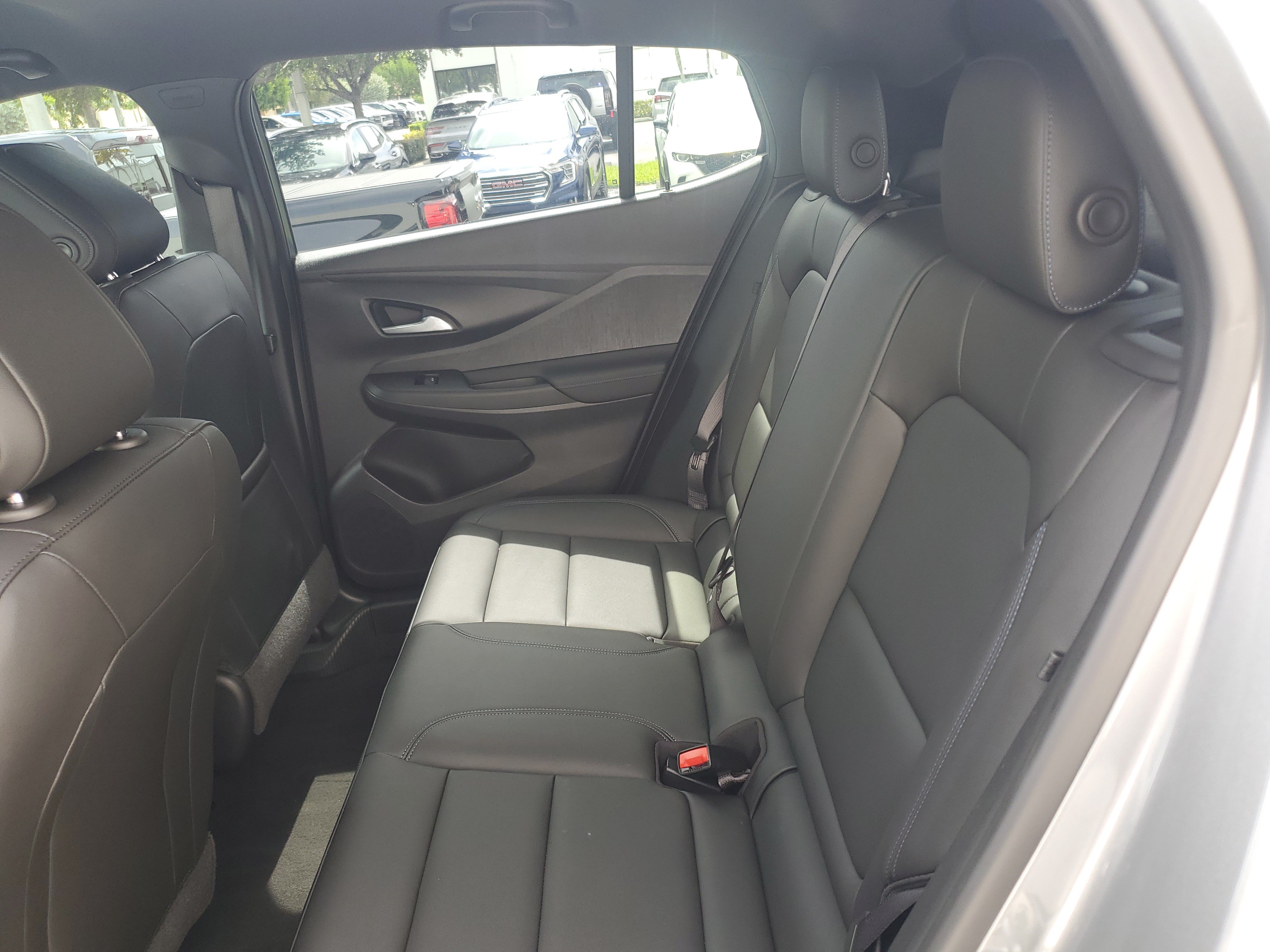 Used 2025 Buick Envista Sport Touring w/ Convenience I Package FWD image 12