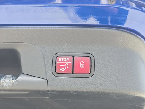 Used 2019 Mercedes-Benz GLC 300 4MATIC Coupe image 16