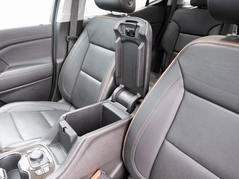 Used 2023 GMC Acadia AT4 w/ Trailering Package image 9